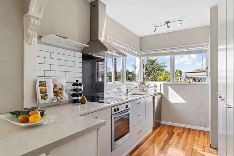 11 Golf Road New Lynn_7