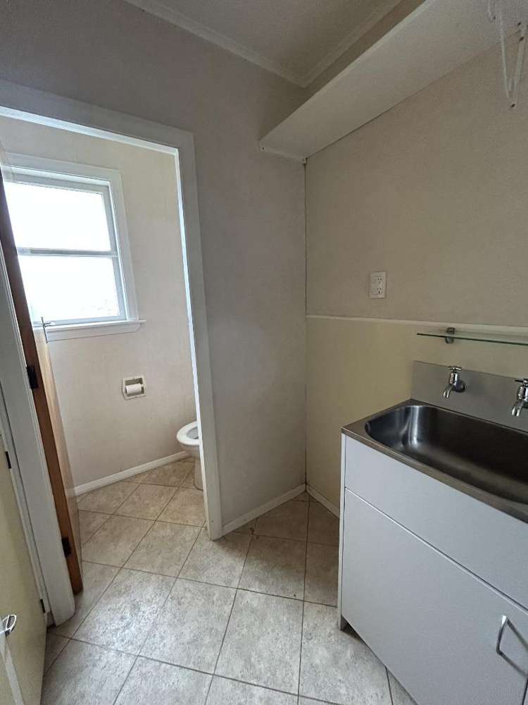 126 South Road 10754_7