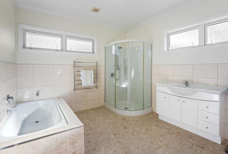 51 Paul Faith Lane Te Horo_16