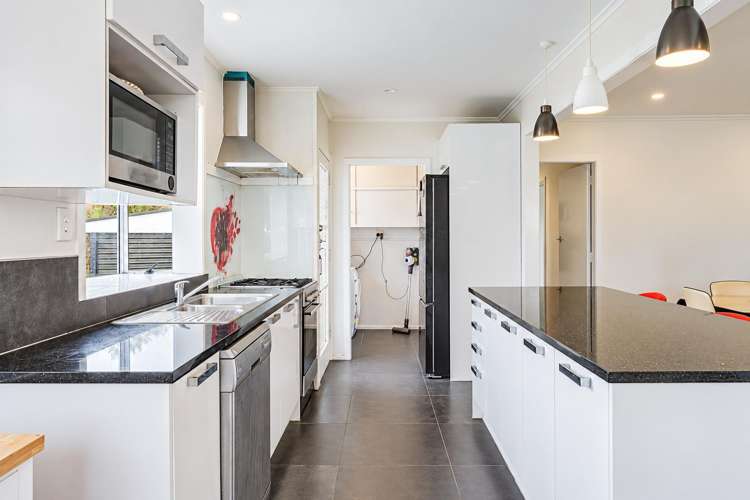 6 Parkdale Place Glenview_6