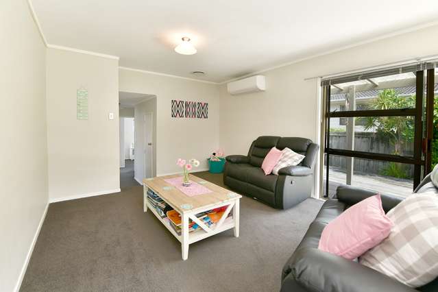 13 & 13A Wilkinson Way Browns Bay_2