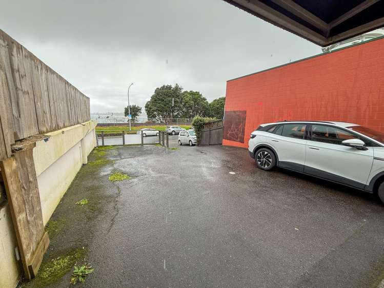 24 Devonport Road Tauranga_8