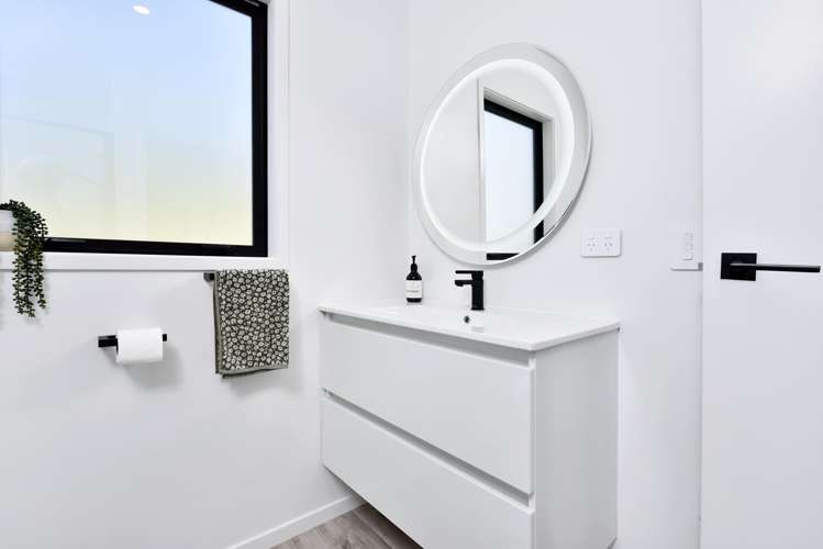 3203 Archers Road Tennyson Inlet_15