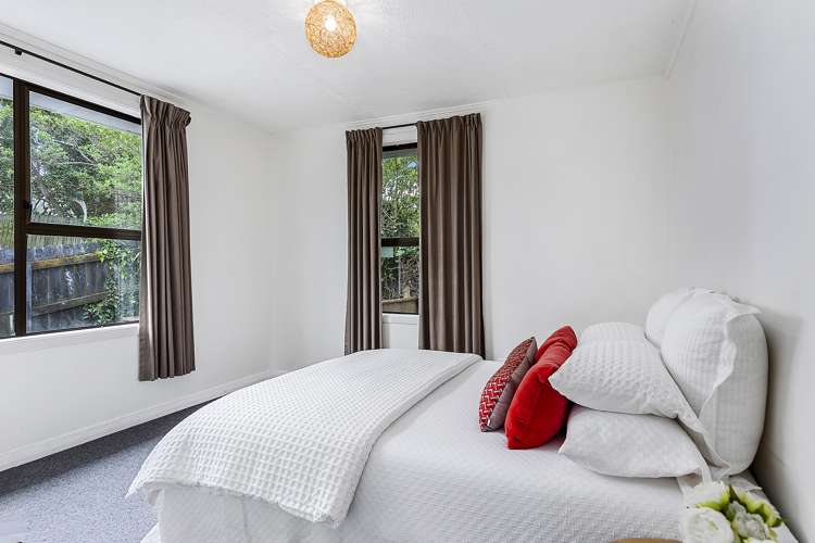 31 Hiwi Crescent Titahi Bay_18