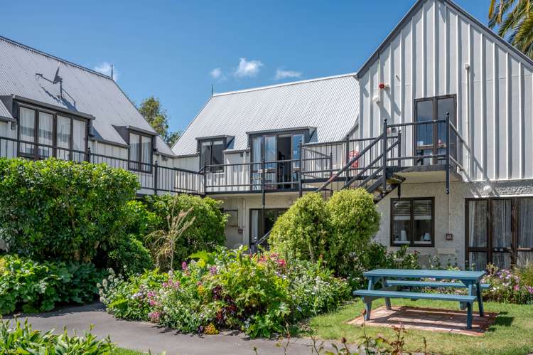 4j Aubrey Street Akaroa_13