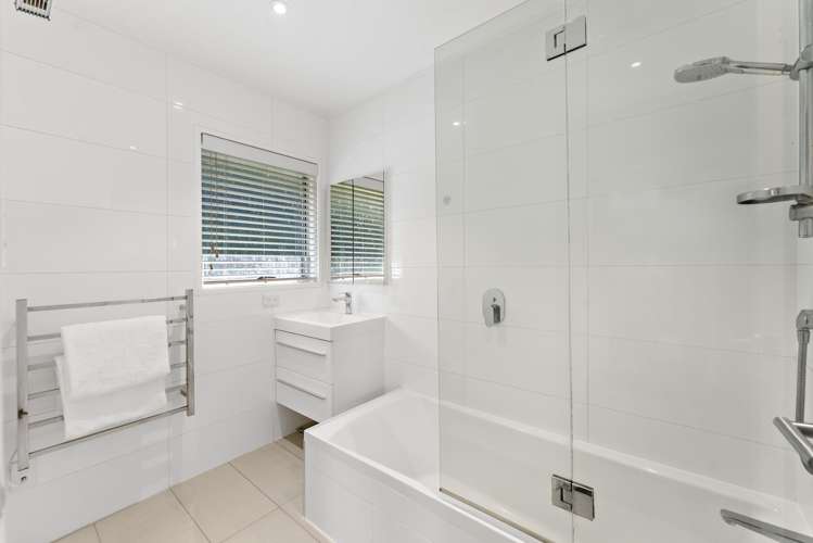 16A Winhall Rise Remuera_14