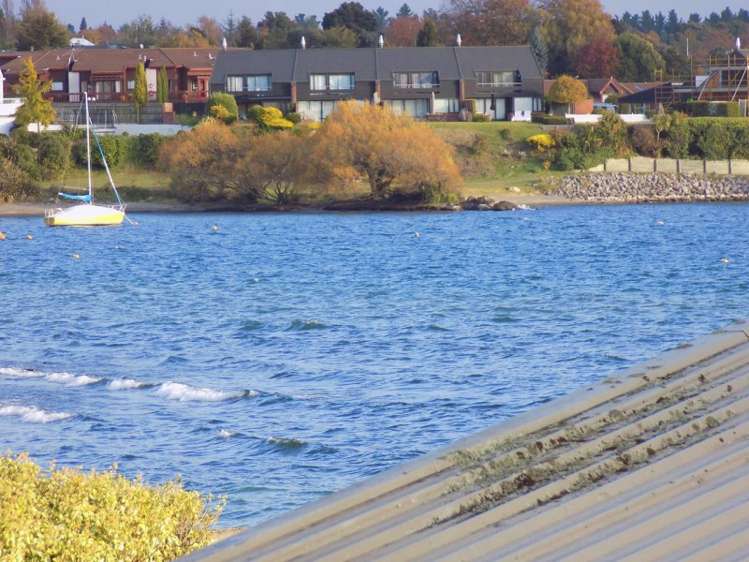 11/225 Lake Terrace Waipahihi_6