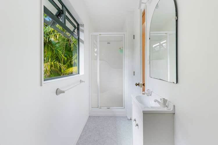 1075 Huia Road Huia_12