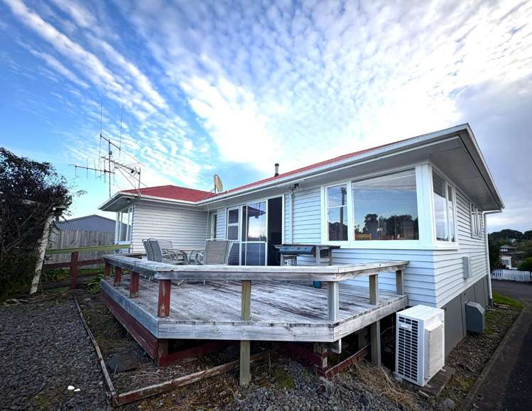 1 Thomson Avenue_0