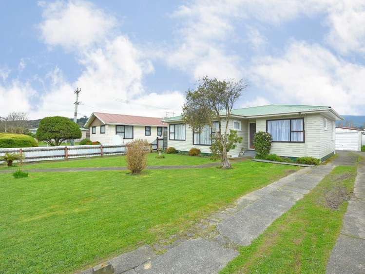10 Parkway Wainuiomata_16