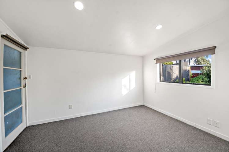 2/20 Brook Street Milford_18