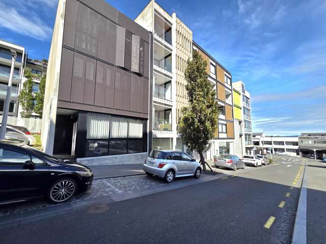 Retail or Office – Motivated Landlord