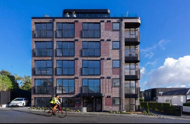 406/2 Finch Street Morningside_1