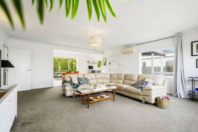2/12 Philson Terrace Browns Bay_4