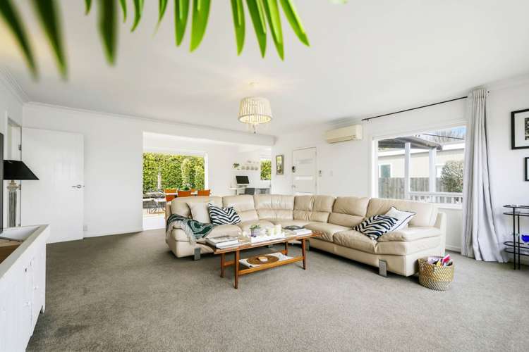 2/12 Philson Terrace Browns Bay_4