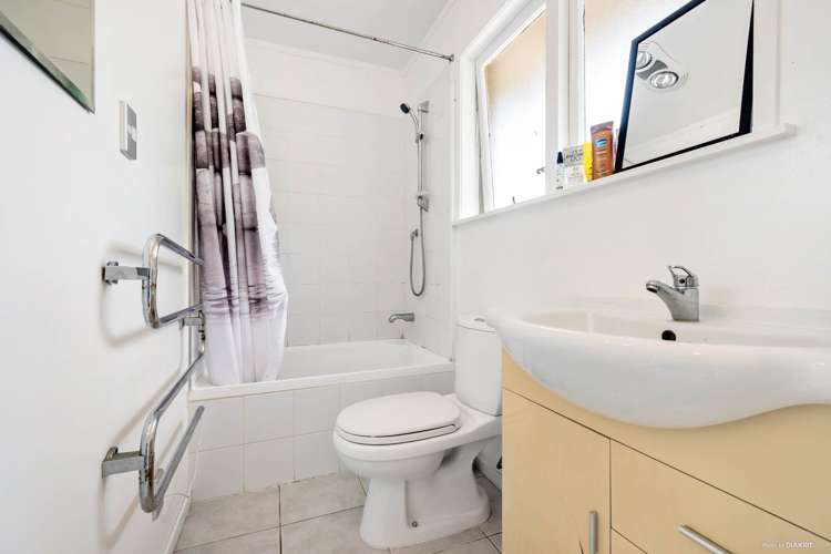 3/20 Seaview Road Castor Bay_6