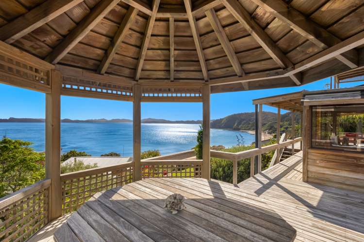 2 Queens View Road Russell_19