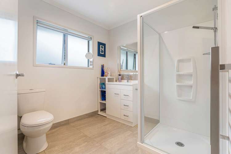 5 Laurie Street Red Beach_17