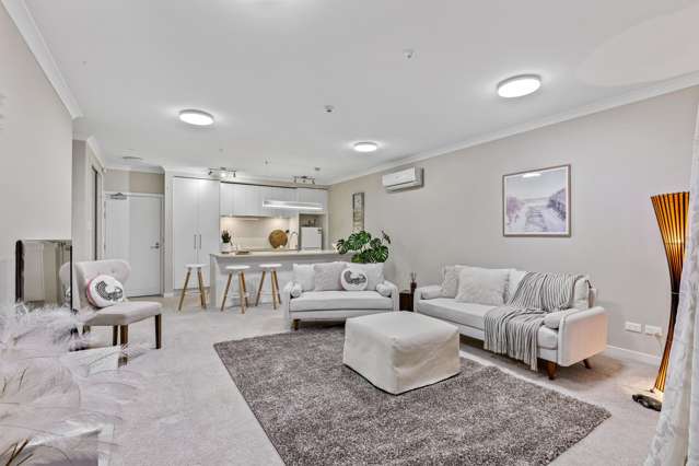 Effortless Elegance by the Sea - Orewa