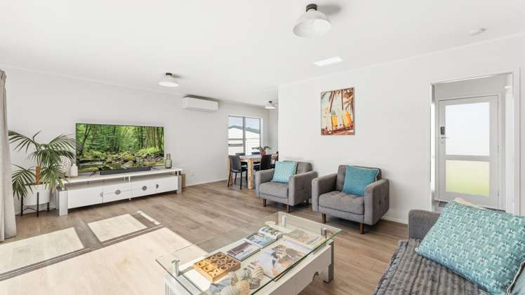 16 Girven Road_1