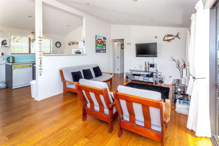 98 Ocean Beach Road Tairua_22
