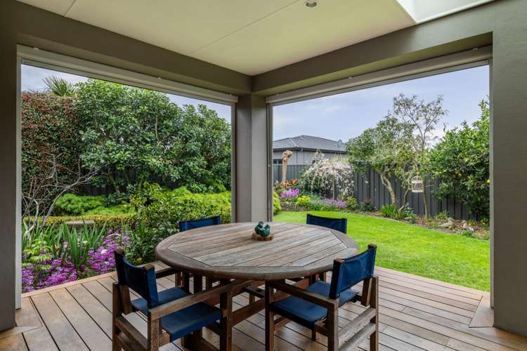 13 Heynes Place Clive_18