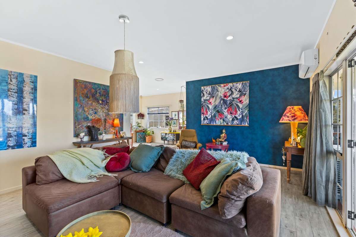 23 Waitakere Road_4