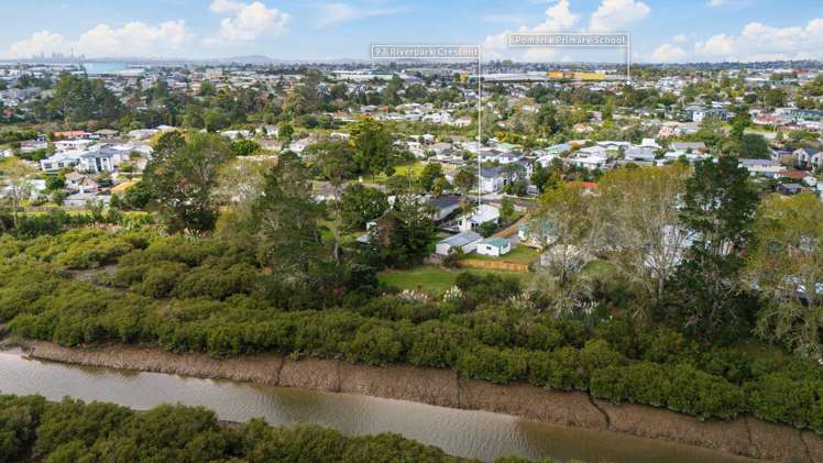 97 Riverpark Crescent Henderson_13