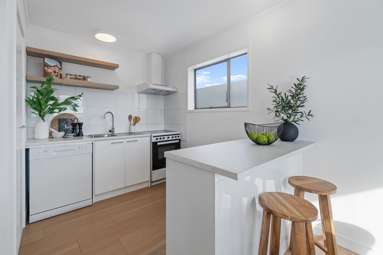 63B College Road_4