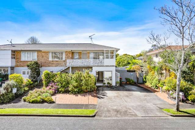 Solid, Spacious & Superbly Located in Howick