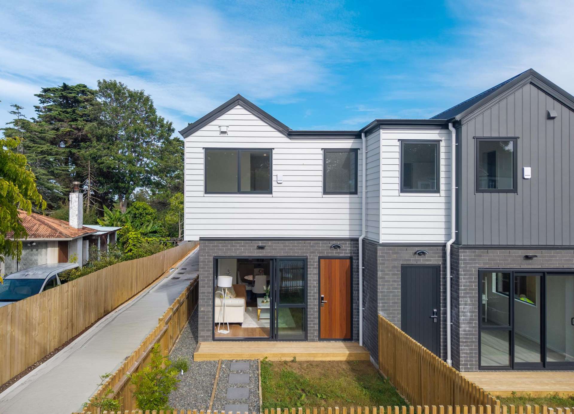 2/140 Edgewater Drive Pakuranga_0