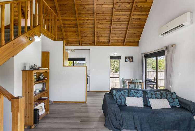 76 Marine Parade Mellons Bay_30