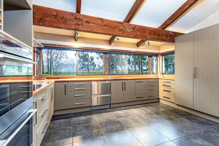 18 River Road Elgin_12