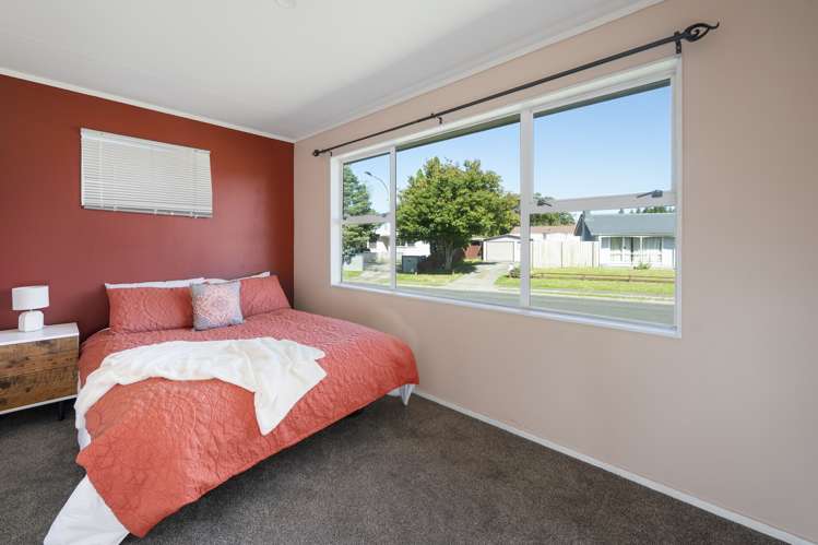 2 Adam Place Mangakakahi_8