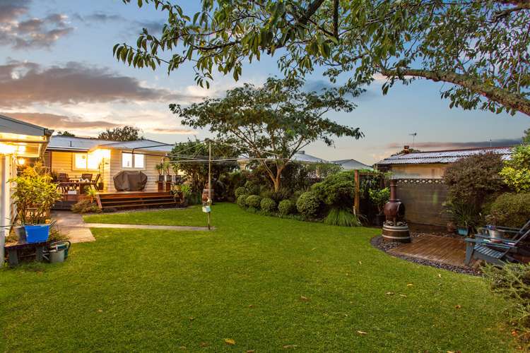 11 Koru Street Mangere Bridge_17