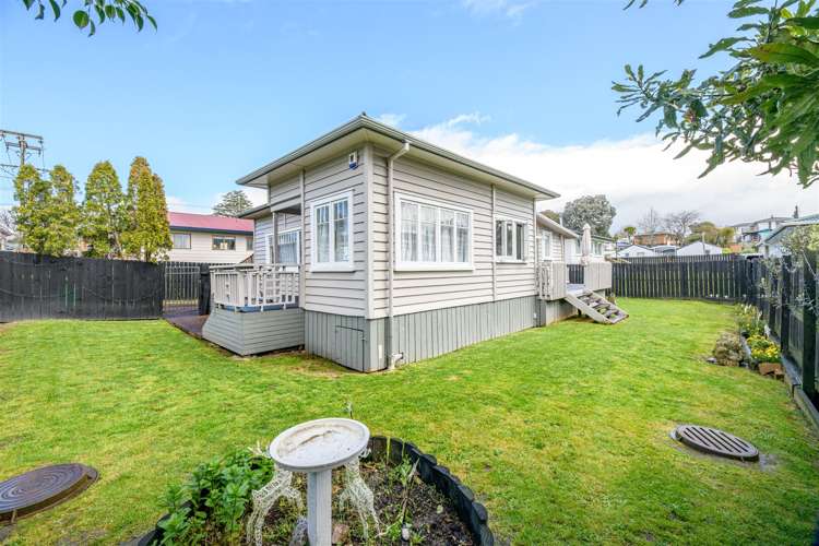 2 Bayside Avenue Te Atatu Peninsula_22