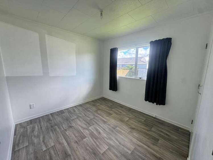 B/12 Sturges Road Henderson_5