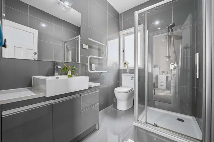 75 Alberton Avenue Mount Albert_19