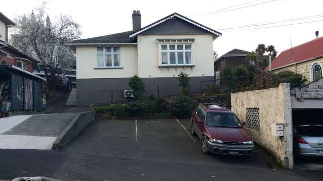 Large 5 Bedroom house above town - Off street park