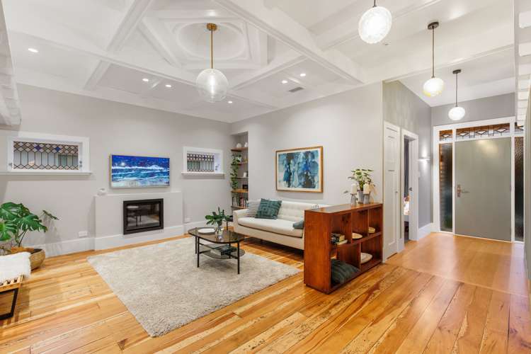 15 Challinor Crescent Mount Albert_1