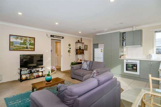 2/60 Bassett Street Burwood_4