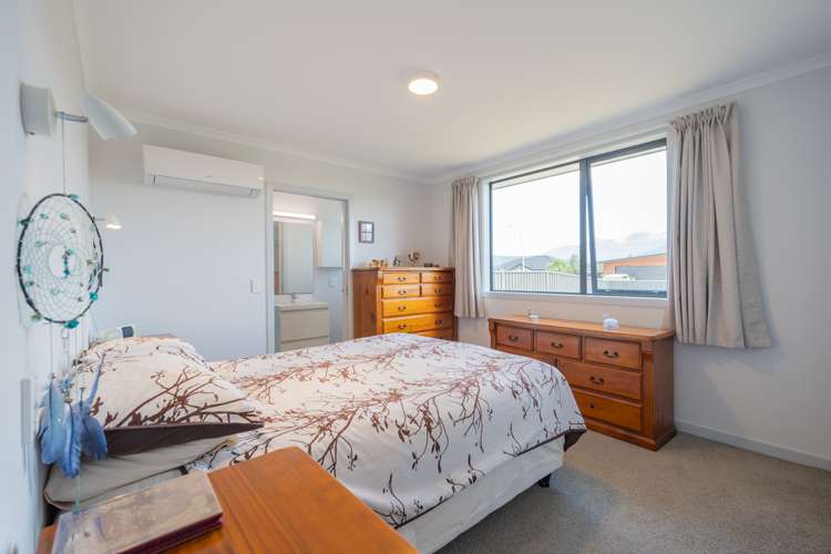 18 Orbell Crescent Te Anau_11