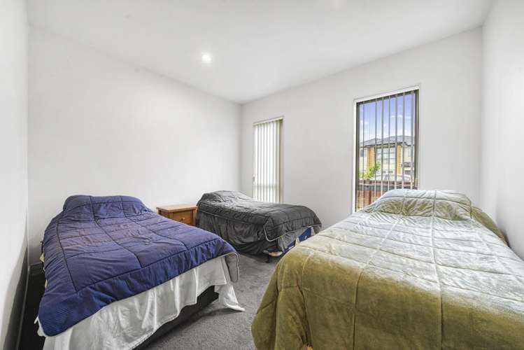 8 Moville Drive Flat Bush_10