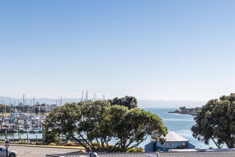 B301/14 West Quay Ahuriri_1