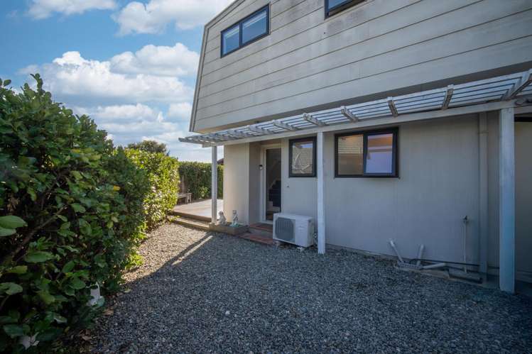 2/2 Nikau Street Stoke_19