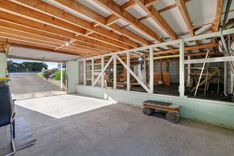 2/941 Whangaparaoa Road Manly_13