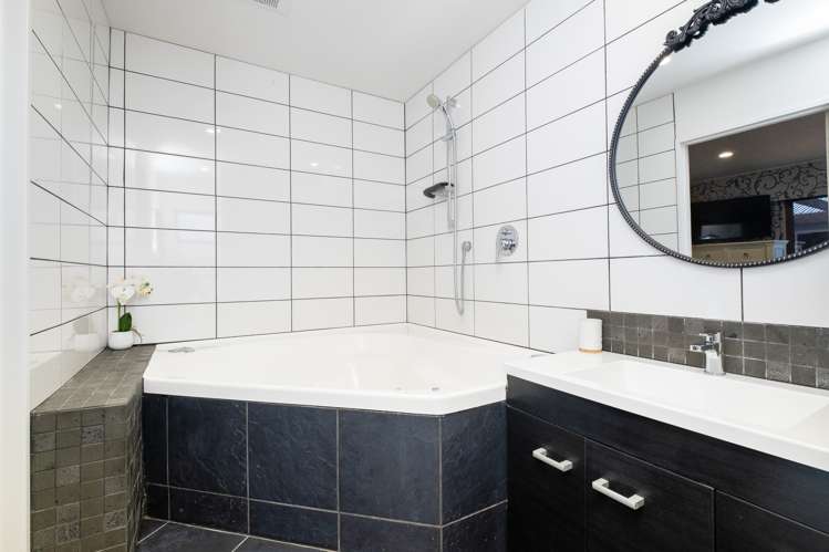 502a Charles Street Saint Leonards_14