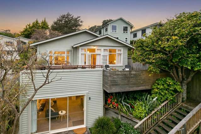 A MUCH LOVED SEATOUN FAMILY HOME