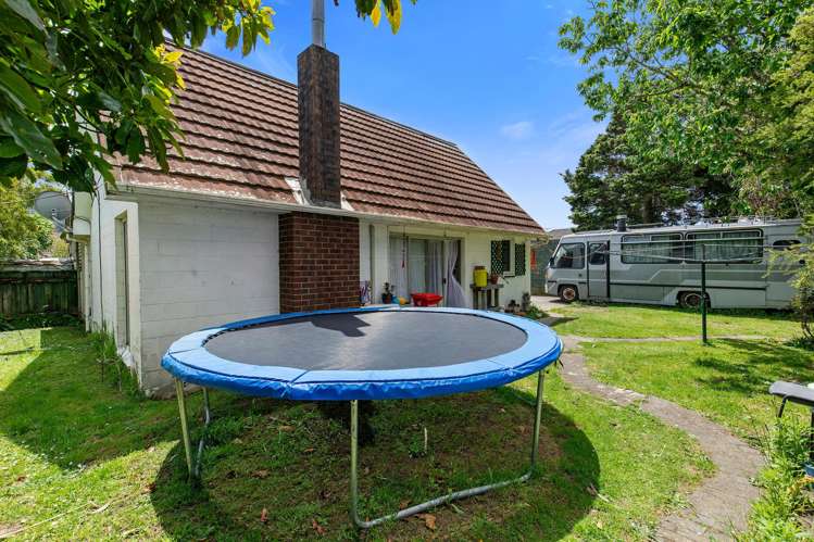 1 & 2/25 Marion Street Silverstream_19