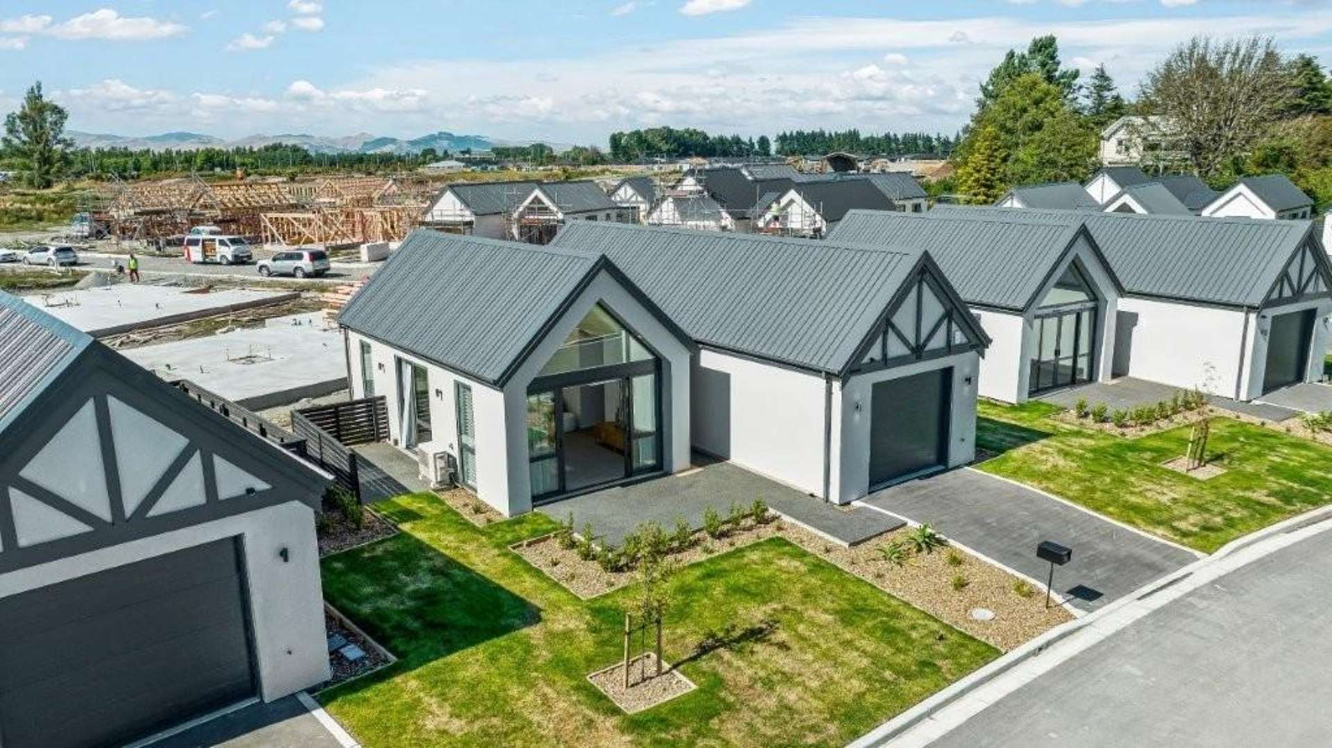 PU114/20 Atawhai Lane Belfast_0